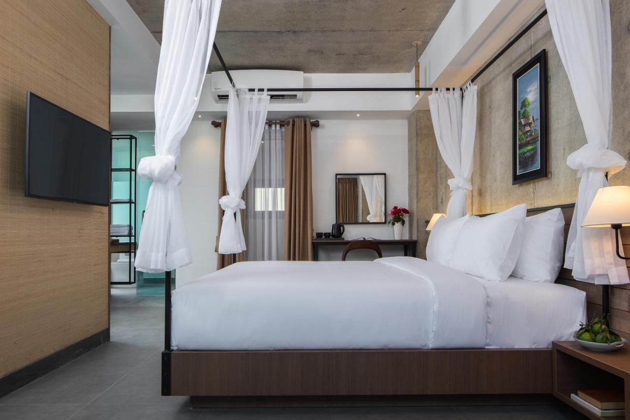 Cest La Vie Boutique Hotel Phnom Penh Exterior photo